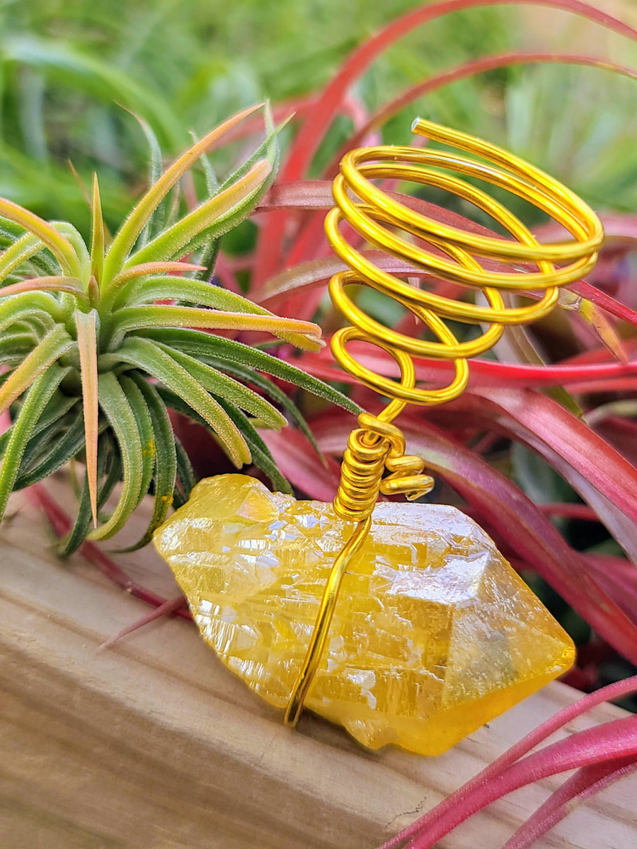 WYSIWYG Yellow Aura Quartz Cluster Air Plant Holder with Ionantha Mexican